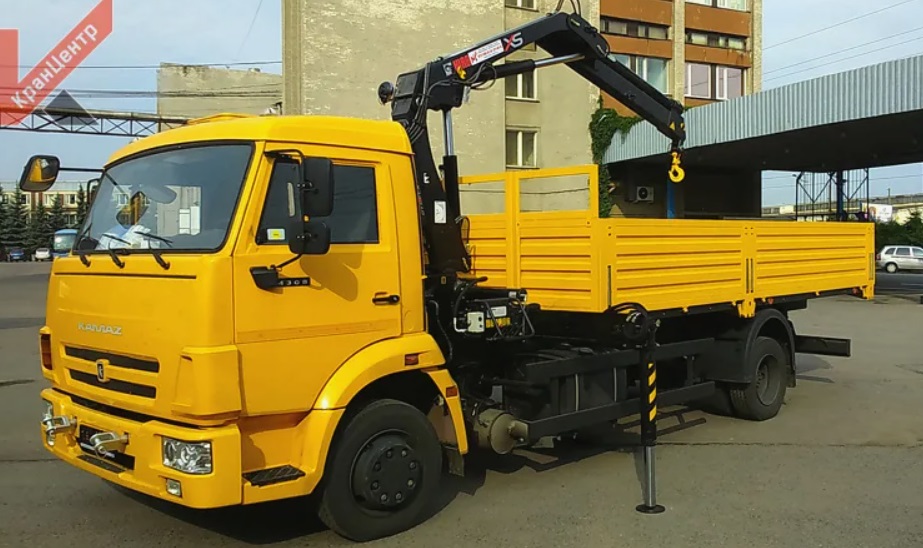 Бортовой автомобиль КАМАЗ 4308 с КМУ Уммаш 706Т